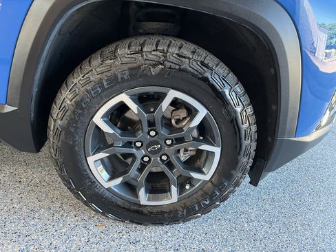 Used 2025 Chevrolet Equinox ACTIV AWD/4WD image 34