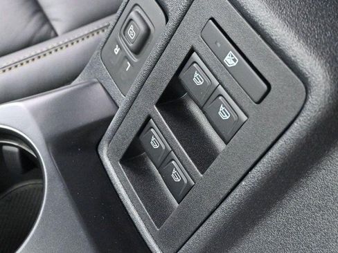 Used 2026 Ford Bronco Badlands AWD/4WD image 21