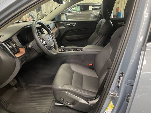 Used 2023 Volvo XC60 B5 Plus w/ Climate Package AWD/4WD image 14