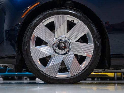 Used 2024 Rolls-Royce Spectre w/ Spectre Launch Package image 12