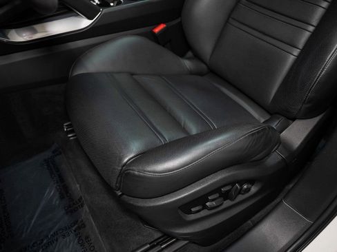 Used 2022 Porsche Cayenne Turbo S image 32