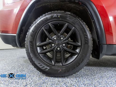 Used 2019 Jeep Grand Cherokee Trailhawk AWD/4WD image 43