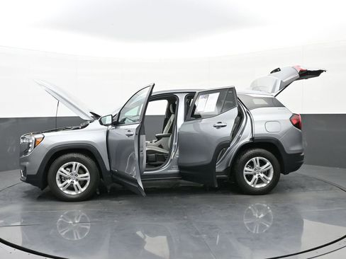 Used 2024 GMC Terrain SLE FWD image 43