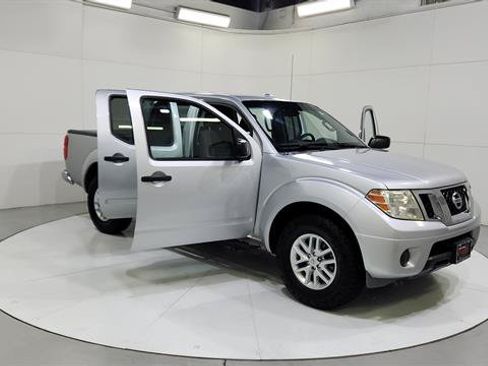 Used 2016 Nissan Frontier SV RWD image 10