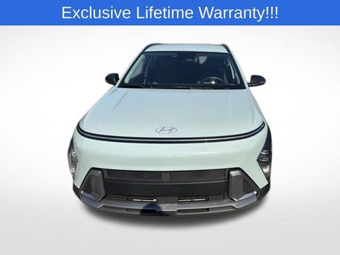 Used 2026 Hyundai Kona SEL Premium FWD image 2