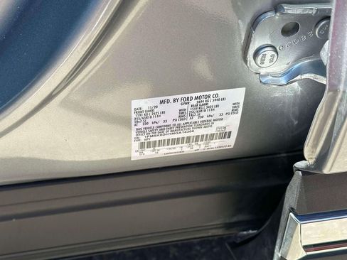 Used 2021 Ford Explorer XLT w/ Equipment Group 202A AWD/4WD image 19