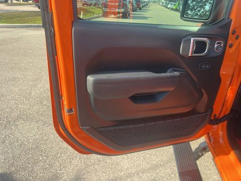 Used 2025 Jeep Gladiator Mojave w/ Safety Group image 34