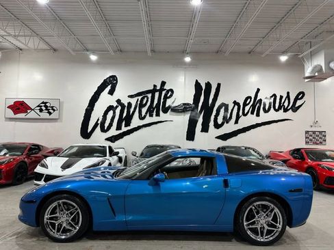Used 2010 Chevrolet Corvette Coupe w/ Preferred Equipment Group image 2