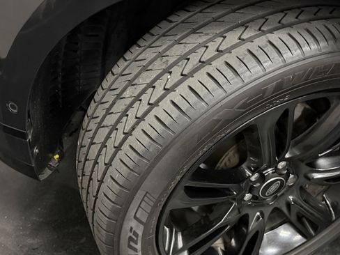 Used 2021 Land Rover Range Rover Velar R-Dynamic S image 18