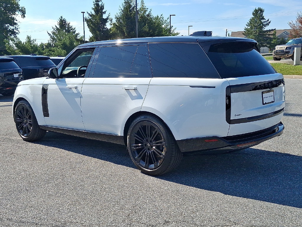 New 2027 Land Rover Range Rover Long Wheelbase SE AWD/4WD image 4