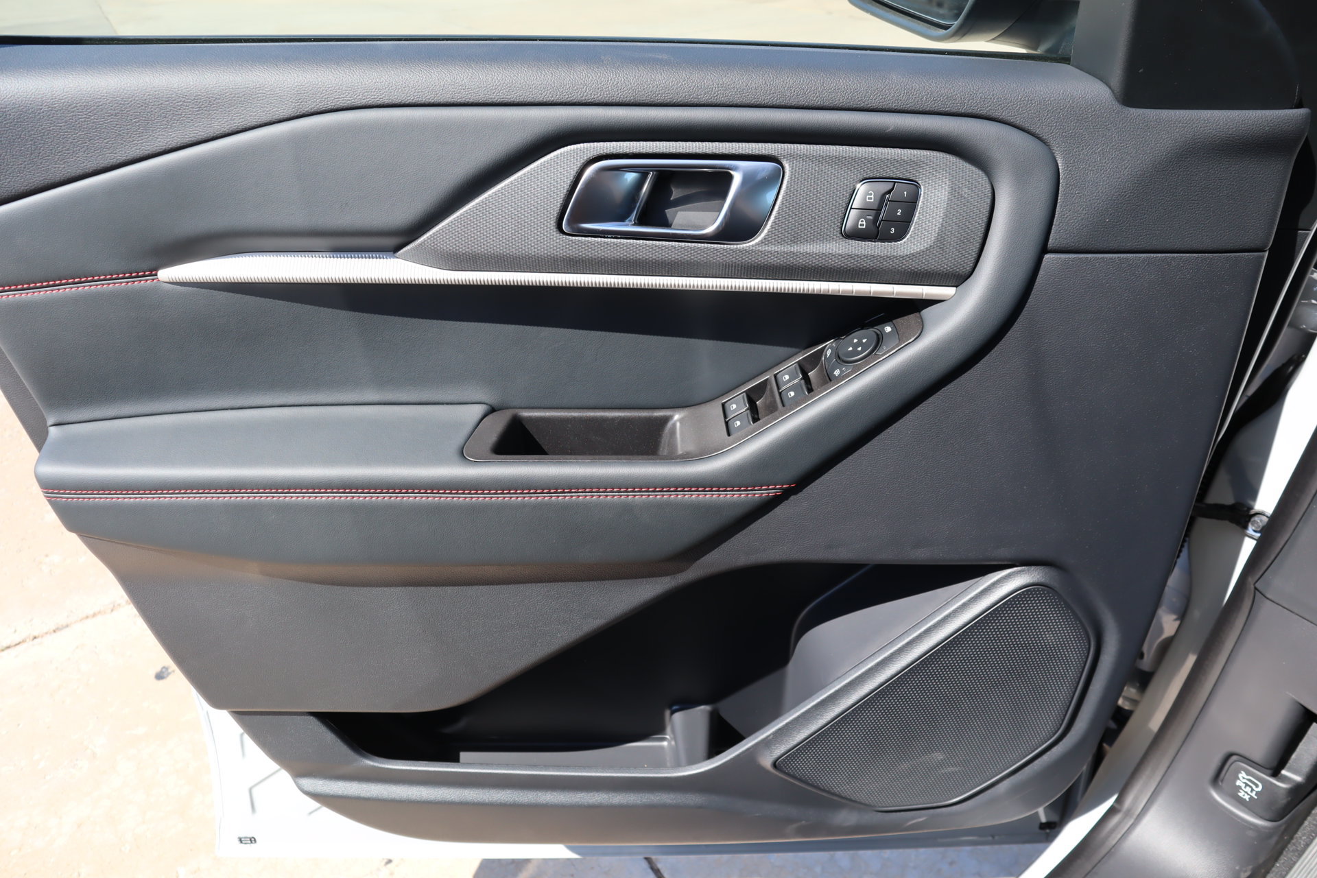 New 2027 Ford Explorer ST-Line w/ Premium Package AWD/4WD image 19