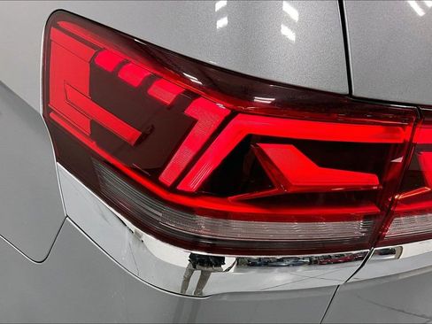 Used 2021 Volkswagen Atlas S w/ MDO Package (Bench Seat) image 39