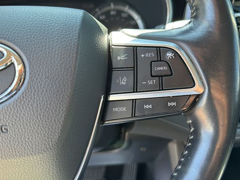 Used 2021 Toyota Highlander Limited AWD/4WD image 26