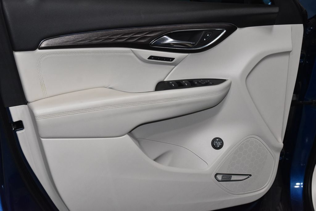 Used 2023 Buick Envision Avenir FWD image 4