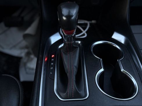 Used 2022 Chevrolet Traverse RS image 22