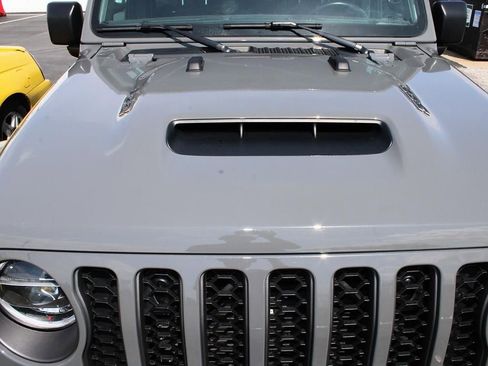 Used 2022 Jeep Wrangler Unlimited Rubicon w/ Xtreme Recon 35" Tire Package AWD/4WD image 10