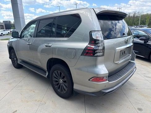 Used 2023 Lexus GX 460 Premium w/ Accessory Package AWD/4WD image 5