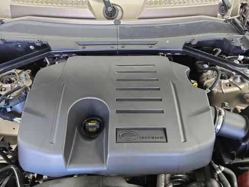 Used 2023 Land Rover Defender 110 X-Dynamic SE image 30