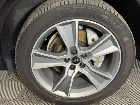 Used 2025 Audi Q5 2.0T Premium w/ Convenience Plus Package image 12