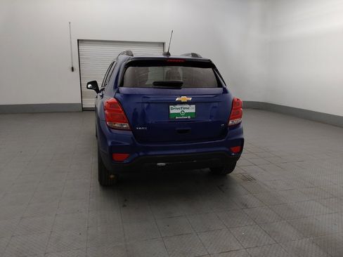Used 2017 Chevrolet Trax LT w/ Driver Confidence Package FWD image 6