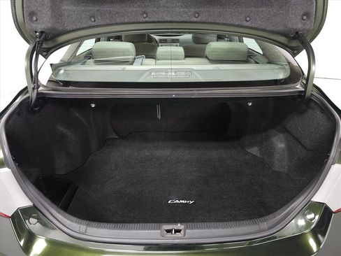 Used 2011 Toyota Camry LE image 7