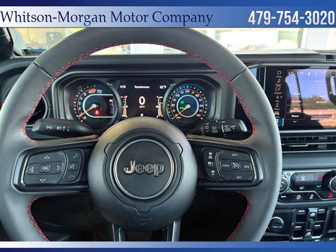 Used 2024 Jeep Wrangler Unlimited Rubicon w/ Technology Group image 17