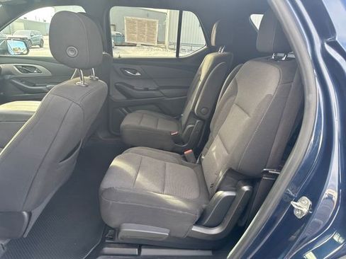 Used 2022 Chevrolet Traverse LT image 28
