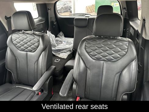 Used 2021 Hyundai Palisade Limited w/ Winter Package image 20