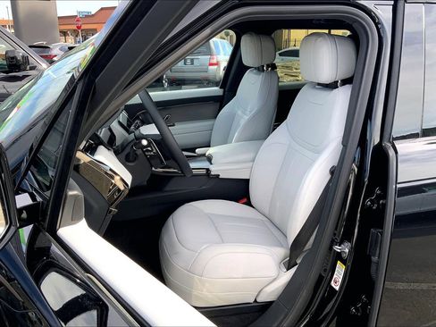 New 2026 Land Rover Range Rover Sport SE image 13