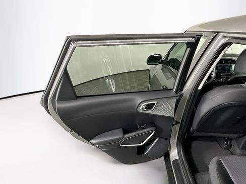 Used 2025 Kia Soul LX w/ LX Technology Package image 25