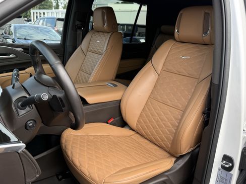 Used 2024 Cadillac Escalade Sport w/ LPO, ONYX Package RWD image 7