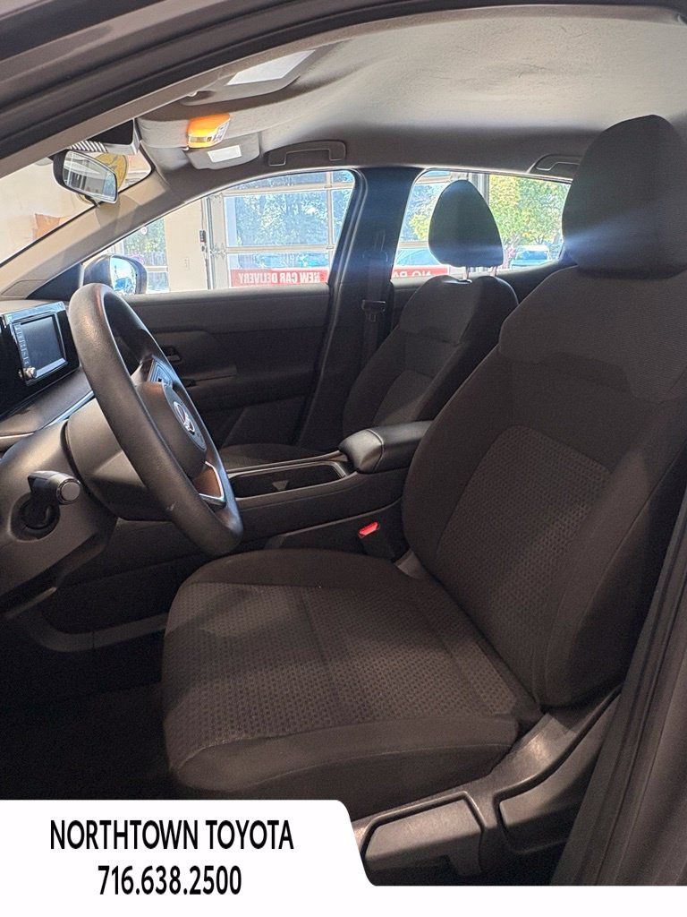 Used 2025 Nissan Kicks S AWD/4WD image 25