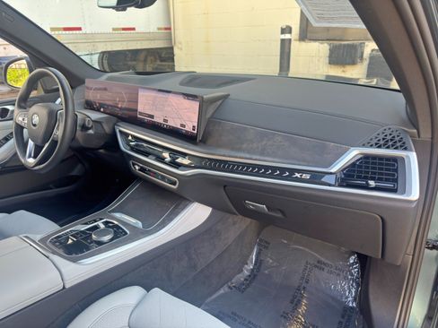 Used 2025 BMW X5 sDrive40i w/ Climate Comfort Package RWD image 15