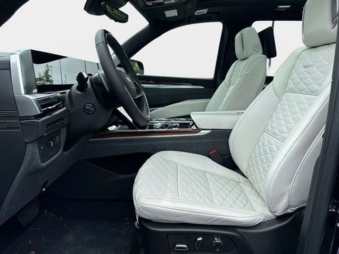 New 2026 Cadillac Escalade Platinum Sport w/ LPO, ONYX Package AWD/4WD image 20