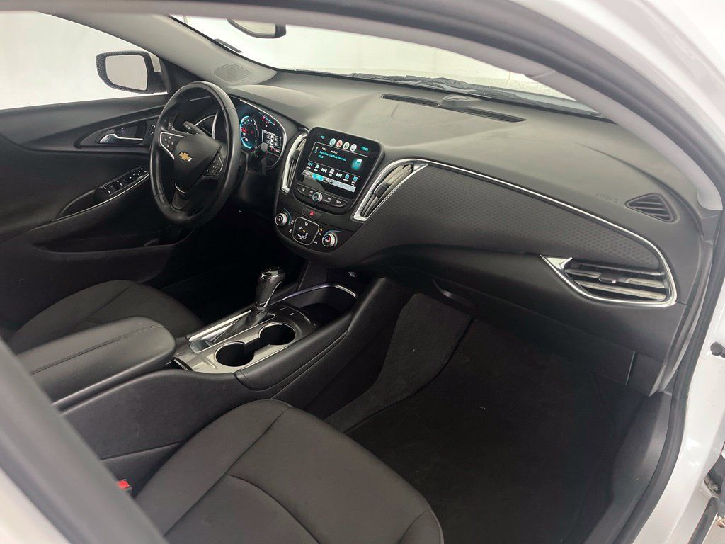 Used 2018 Chevrolet Malibu LT FWD image 21