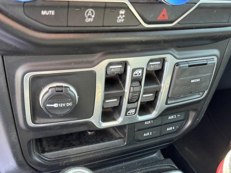 Used 2018 Jeep Wrangler Unlimited Sahara w/ LED Lighting Group AWD/4WD image 20
