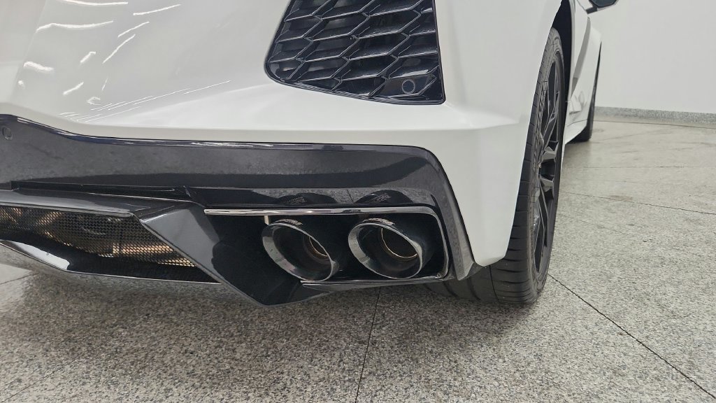 Used 2023 Chevrolet Corvette Stingray Premium Cpe w/ Z51 Performance Package RWD image 17