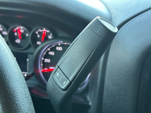 Used 2020 Chevrolet Silverado 1500 Custom w/ Custom Value Package image 19