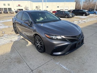 Used 2022 Toyota Camry SE w/ Cold Weather Package