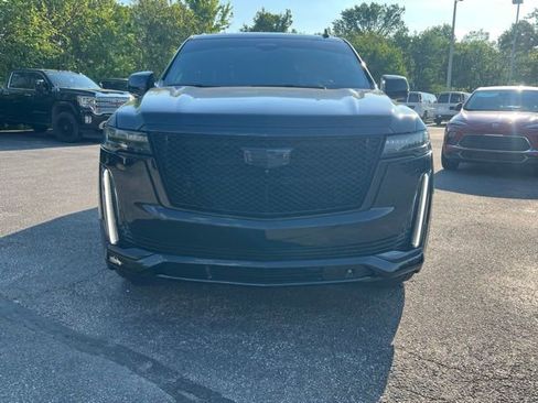 Used 2022 Cadillac Escalade Sport Platinum w/ LPO, Floor Liner Package AWD/4WD image 8