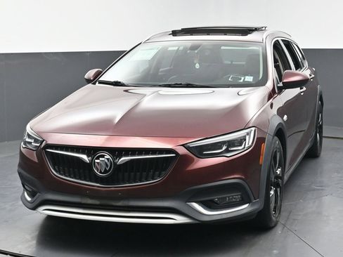 Used 2018 Buick Regal Essence w/ Driver Confidence Package #1 image 8