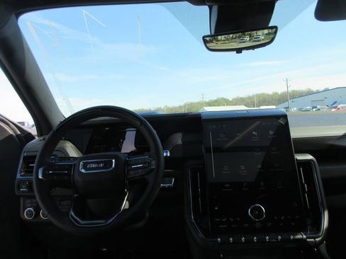 New 2026 GMC Yukon XL AT4 image 16