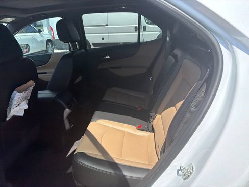 Used 2024 Chevrolet Equinox Premier FWD image 17