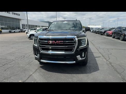 Certified 2021 GMC Yukon SLT w/ SLT Luxury Plus Package AWD/4WD image 3