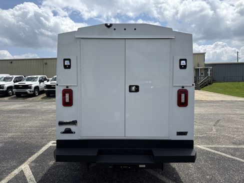 New 2025 Chevrolet Express 3500 w/ Power Convenience Package image 6