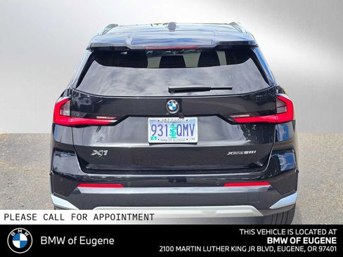 Used 2025 BMW X1 xDrive28i w/ Convenience Package AWD/4WD image 4