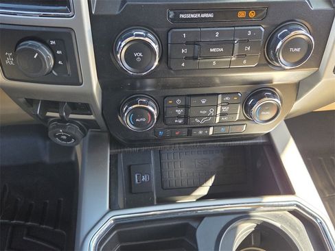 Used 2021 Ford F250 Lariat w/ Lariat Ultimate Package image 18