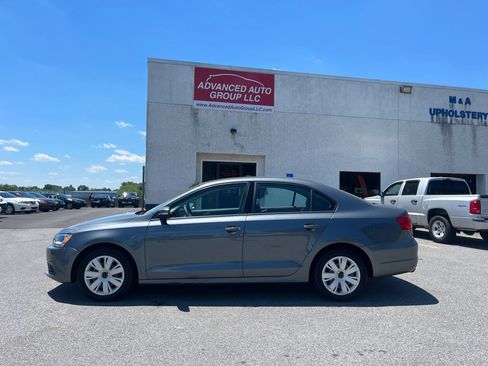 Used 2011 Volkswagen Jetta SE FWD image 27
