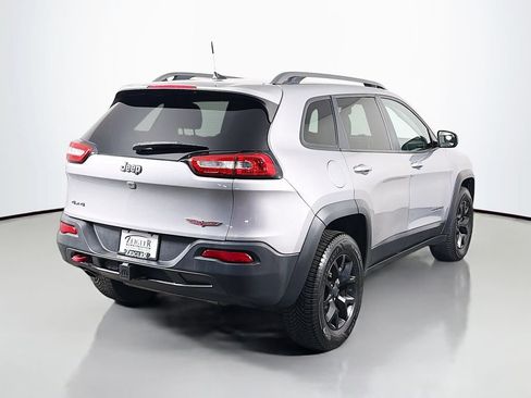 Used 2017 Jeep Cherokee Trailhawk AWD/4WD image 7