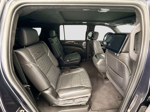 Used 2023 Cadillac Escalade ESV Sport Platinum w/ LPO, ONYX Package image 21